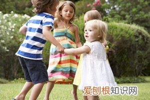 小孩反复发烧是什么病?，小孩反复发烧应该怎么办？