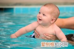 月子里的宝宝就会抬头正常吗 ，月子里的宝宝可以抬头正常吗