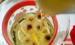 菊花柠檬茶做法图解，柠檬菊花茶泡水喝的功效