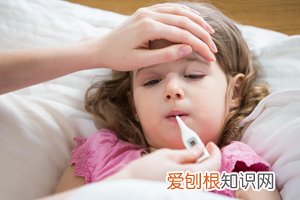 三岁小孩出汗很多，三岁小孩出汗多有酸味正常吗？