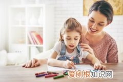 小孩嘴巴长泡什么原因，小孩嘴巴长水泡怎么回事？