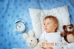 一个月宝宝睡半小时就醒怎么回事 ，一个月的宝宝睡半个小时左右就醒
