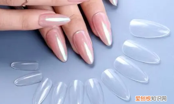 法式贴片美甲步骤，带贴片指甲油怎么涂