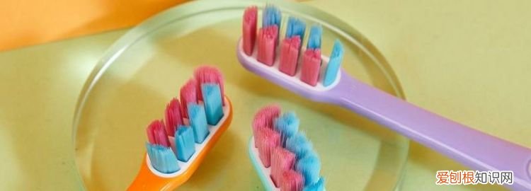 先用牙刷还是牙线 ,刷牙是先用牙线还是先用牙刷?