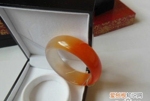 怎么判断是不是金丝玉，怎样辨别真假玉石手镯