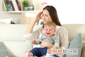 刚生完孩子腋下有鼓包怎么回事 ，初产妇腋下鼓包是怎么回事啊