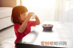 小孩厌食不吃饭的原因引起的，小孩厌食不吃饭的原因？