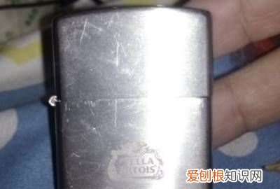 zippo打火机新机怎么装油 ，zippo打火机怎么加燃油？