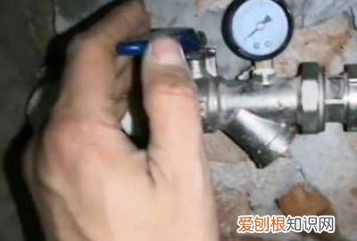 地暖怎样放水才会热 ，地暖怎么放水才会热起来？