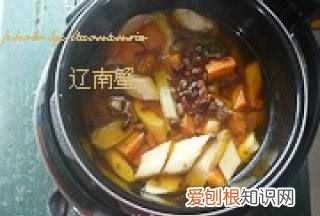 如何炖好吃的鸡肉排骨，排骨炖鸡的做法大全家常窍门