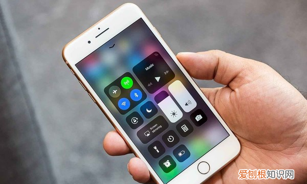 iphonex屏幕失灵乱跳，iphonex屏幕点不了死机了