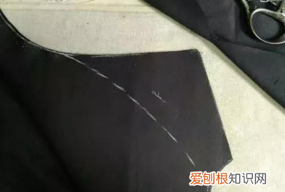 袖子的裁剪方法，一片插肩袖的裁剪方法