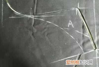袖子的裁剪方法，一片插肩袖的裁剪方法