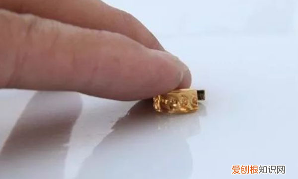 金项链怎么分辨是真是假，捡了一条金项链怎么确认是真是假?