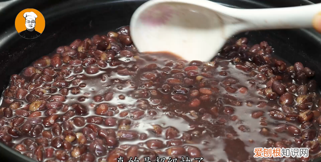 煮红豆时不要直接下锅煮,红豆软烂开花的做法