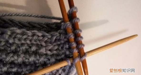 圆领毛衣编织如何挖圆领，毛衣从下往上织圆领挖领怎么织视频