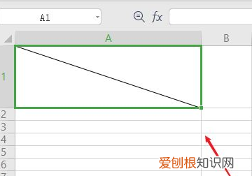 excel一个单元格竖线分开，表格分割线怎么一分为二