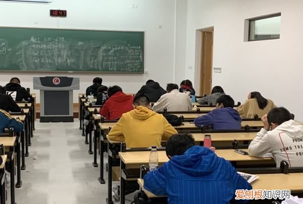 四级考试有时间看听力题目，四级考试时间够不够看听力题目可以吗