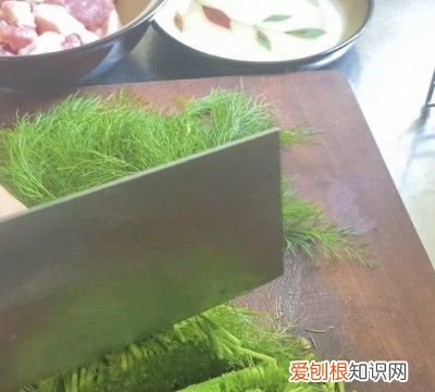 小茴香爆汁大肉饺子,怎么做葱香味浓的饺子