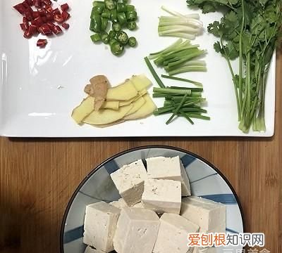 鱼头豆腐汤的做法,鱼头豆腐汤的做法小孩子