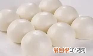 和面时加盐,盐在面团中起到了什么作用呢