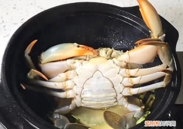 螃蟹出锅是什么意思，温水蒸螃蟹什么意思