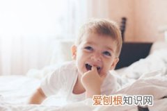 小孩子经常尿一点点怎么办，小孩子经常尿一点点怎么办？