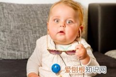 一岁八个月宝宝发烧38.2怎么办，一岁八个月的宝宝发热怎么办？