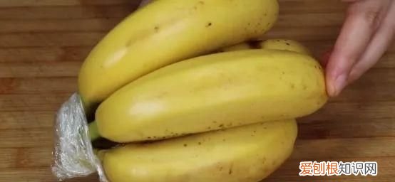 香蕉买来两天就变黑,香蕉放在冰箱里面变黑了可以吃吗