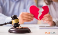 与他人同居生子算重婚罪