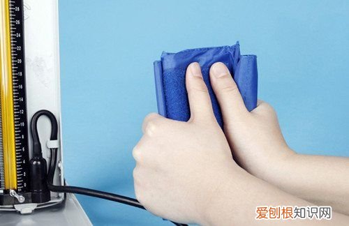 血压计怎么用，水银血压计的正确使用方法及操作流程