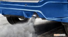 车子尾气冒烟是什么原因，汽车排气管冒黑烟是怎么回事