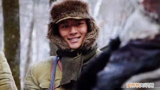 《觉醒年代》男配恋情被拍！曾被扒脚踏两条船，涉事女孩晒时间线