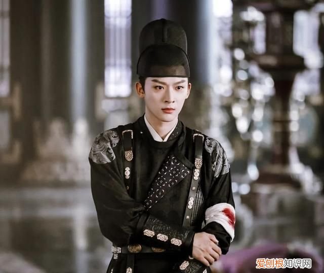 《觉醒年代》男配恋情被拍！曾被扒脚踏两条船，涉事女孩晒时间线