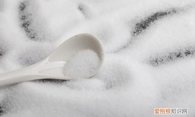 买食用盐到底买精盐还是海盐,食用盐与海盐的区别