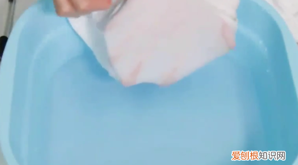 衣服染上记号笔墨水怎么洗掉，拿记号笔写在答题卡上会被扫到吗