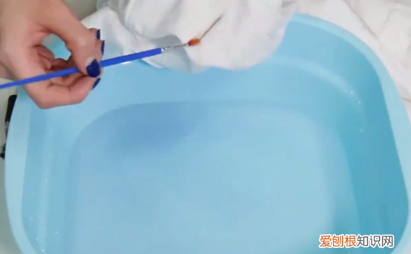 衣服染上记号笔墨水怎么洗掉，拿记号笔写在答题卡上会被扫到吗