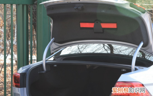 汽车后座怎么卸下来，斯柯达速派后座怎么拆