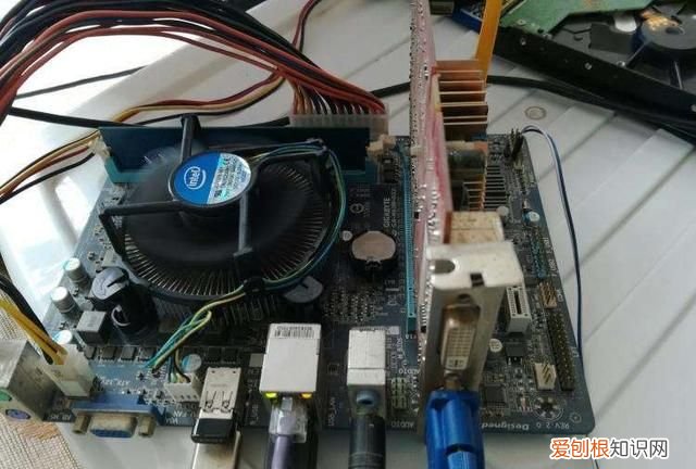 电脑主板是什么，电脑主板是干什么的主板都包括什么