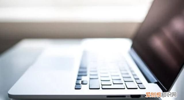 电脑显示器黑屏无信号什么原因,电脑显示无信号然后黑屏怎么回事