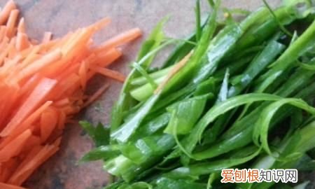 东北大叶芹怎么吃，东北山野菜——炝拌大叶芹的做法