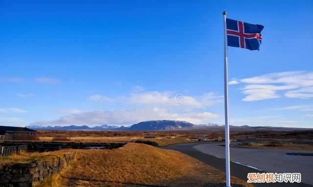 为什么格陵兰岛和冰岛名字是反的