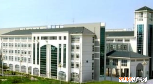 郑州财经政法学院几本，河南财经政法大学是一本还是二本学校