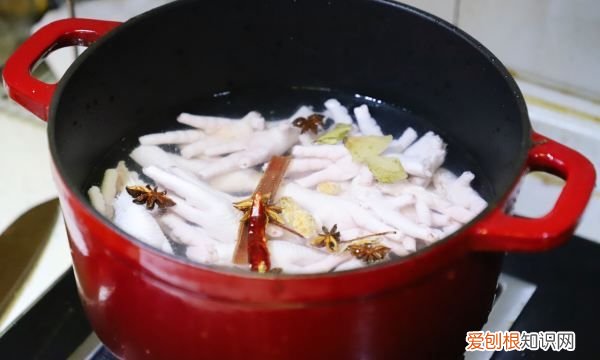 网红泡椒凤爪的做法柠檬配料，网红柠檬泡椒凤爪怎么做才好吃