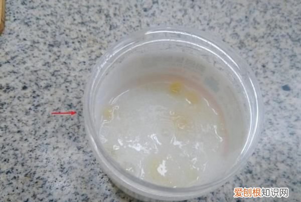 用橡皮泥怎么做起泡胶，用橡皮泥做起泡胶无胶水