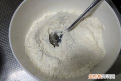 面疙瘩用什么面粉，做面疙瘩应该选用什么面粉