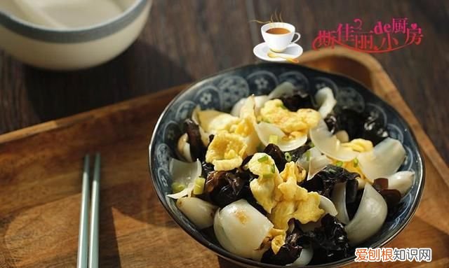 百合不要直接下锅炒了,牢记这一步,炒好的百合洁白不变色又好吃