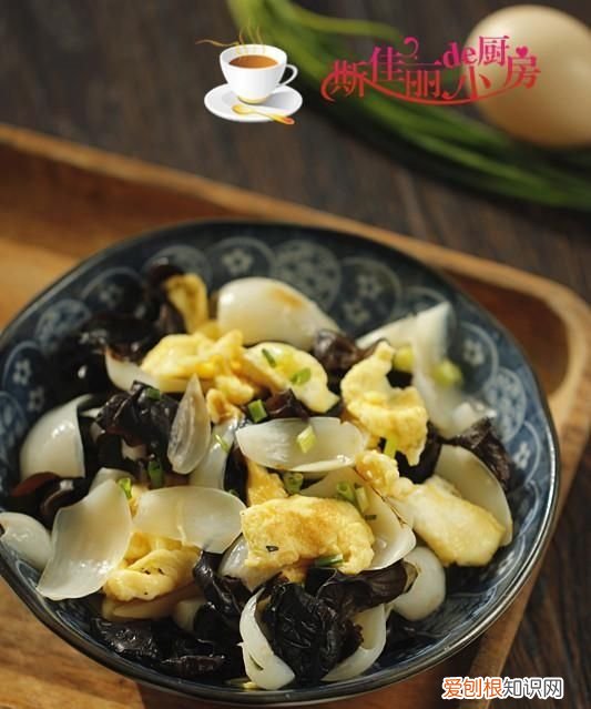 百合不要直接下锅炒了,牢记这一步,炒好的百合洁白不变色又好吃