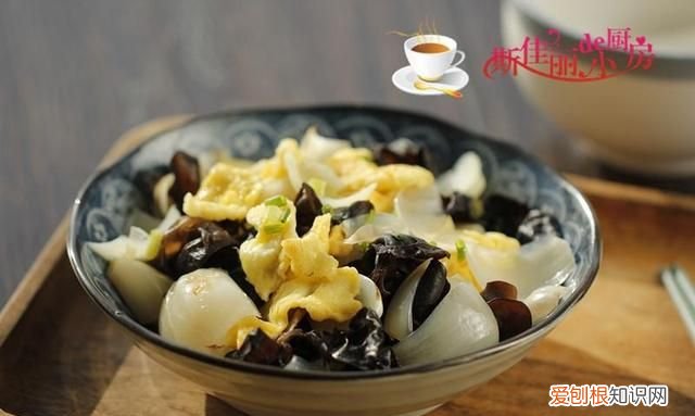 百合不要直接下锅炒了,牢记这一步,炒好的百合洁白不变色又好吃