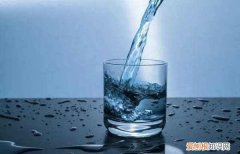 正常的一般一天喝几杯开水，人正常每天饮水量是多少毫升